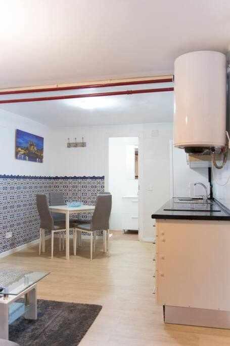 Apartamento Sotano En Gran Via Madrid Exterior photo