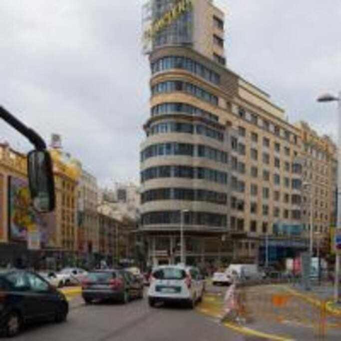 Apartamento Sotano En Gran Via Madrid Exterior photo