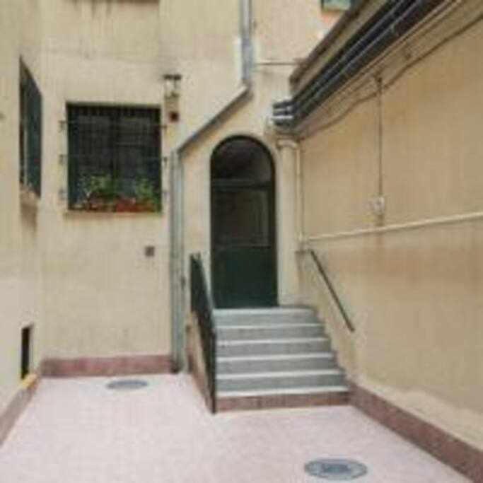 Apartamento Sotano En Gran Via Madrid Exterior photo
